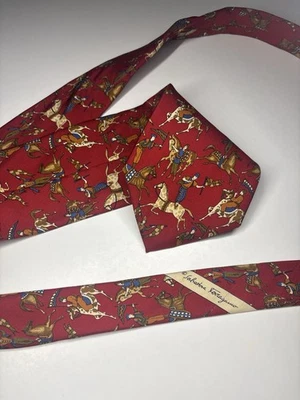 Corbata geométrica Salvatore Ferragamo para hombre 100 % seda roja caballos ecuestres  Foto 1 de 4