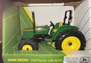 ERTL 1/16 John Deere 5200 MFWD Tractor Collectors Edition 1995 #5845DA #121* - Picture 1 of 1