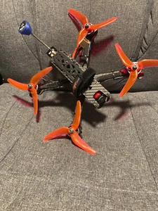 Custom built FPV frestyle drone 5 inch - Picture 1 of 3