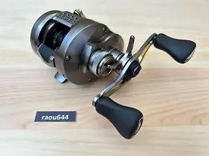 SHIMANO 23 Calcutta Conquest BFS XG rechter Griff extra hohe Zahnradköderrolle - Bild 1 von 24