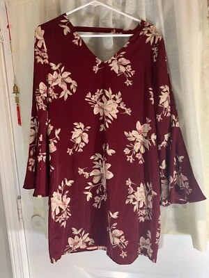 Vestido para mujer Collective Concepts color vino floral manga campana popover talla MP Foto 1 de 4