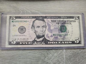 $5 Five Dollar Bill Star Note D District 2013 NUMERO DI SERIE BASSO SOLO 320K CORSA - Foto 1 di 17