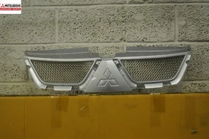 MITSUBISHI OUTLANDER CW0 07 - FRONT SPORT GRILLE KIT NEW GENUINE OEM * - Picture 1 of 12