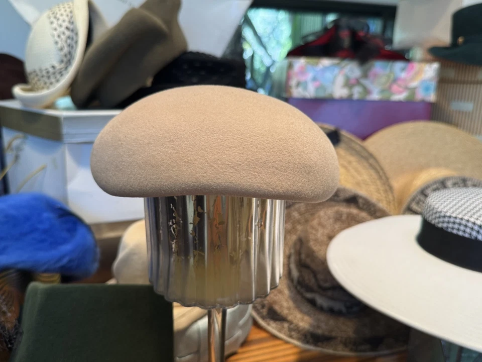 Sombrero Frank Olive Boina Mujer - Beige con Cinta Rosa Banda Interior Foto 1 de 4