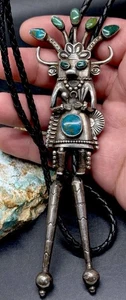 Vecchio arco e freccia Navajo firmato Sterling Turq. Cravatta kachina bolo con corna Ike Wilson? - Foto 1 di 16