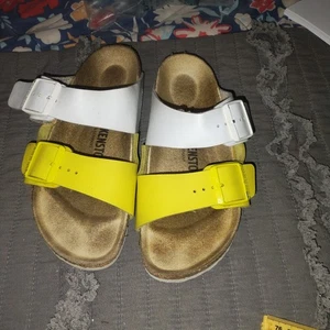 Birkenstock Arizona Split Blanco/Lima Ácido Usado Talla 37 EE. UU. 6-6,5 - Imagen 1 de 10