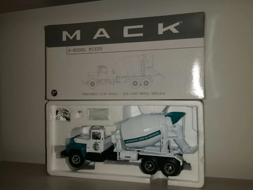 CAMION BETTONIERA 19-2681 MACK FIRST GEAR  SCALA 1:34 - Immagine 1 di 1