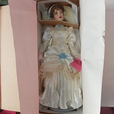 GALERÍAS DEL PARAÍSO COLECCIÓN TESORERÍA "ROSA" NOVIA VICTORIANA por PATRICIA ROSE Foto 1 de 4