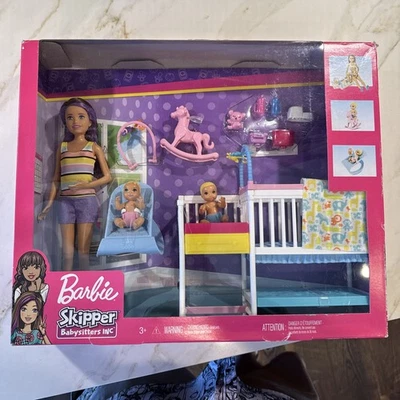 Muñecas infantiles y juego Barbie Skipper Babysitters Inc con gemelos Foto 1 de 4