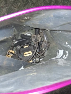 2004 Mini Cooper S 燃油喷射器和点火线圈 — 第 1/2 张图片