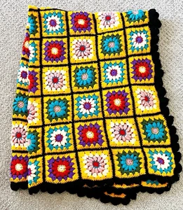 Vintage 70er Jahre gehäkelte afghanische Decke gelb hell Granny Square Überwurf leicht - Bild 1 von 13