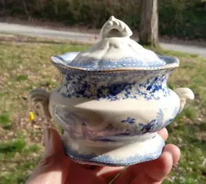 CHINOISERIE AZUCARERO CUBIERTO INFANTIL STAFFORDSHIRE AZUL DÉCADA DE 1840 PÁJARO CON CORREA - Imagen 1 de 11