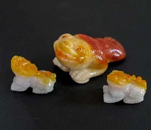 Vintage Chinese Carved Jade Frog Statue Figurines - Set of 3 Good Fortune Frogs - Picture 1 of 10