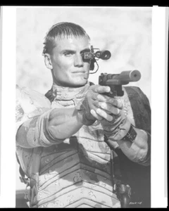 Dolph Lundgren Universal Soldier points gun Original Studio 8x10 Negative 1992 - Picture 1 of 2