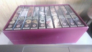 Twin Peaks UK PAL VHS 10 x VIDEO 1991 2nd BOX SET Kyle Maclachlan David Lynch - Picture 1 of 3