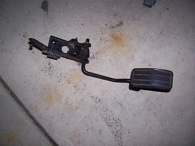 89-98 GEO TRACKER SUZUKI SIDEKICK ПЕДАЛЬ АКСЕЛЕРАТОРА В СБОРЕ ГАЗОВЫЙ ДРОССЕЛЬ ТОПЛИВО - Изображение 1 из 2