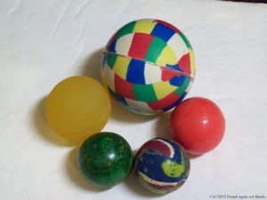 De colección 5 bolas hinchables súper bola remolino cuadrados variedad sólida tamaños rojo azul antiguo - Imagen 1 de 9
