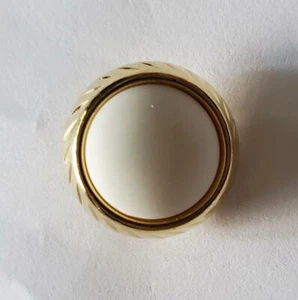 Vástago de botones vintage de plástico dorado y blanco redondo 1 docena 30L - 3/4" - 19 mm B215 - Imagen 1 de 4