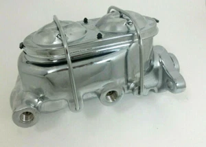 GM Brake Master Cylinder 1-1/8" Bore 4 ports Corvette Style Dual Bail Cap Chrome - Foto 1 di 3