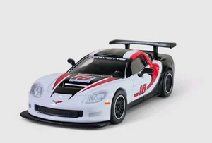2005 CHEVY CORVETTE C6R Diorama Collectible DieCast Model Car 1:64 White LOOSE - Picture 1 of 8