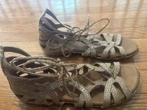 Gentle Souls by Kenneth Cole Women's Break My Heart Gladiator Sandal Gold $169 - Picture 1 of 5