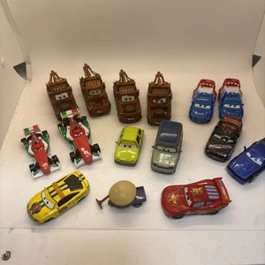 Lote de 15 coches diecast/plástico Disney Pixar algunos dobles - Imagen 1 de 6