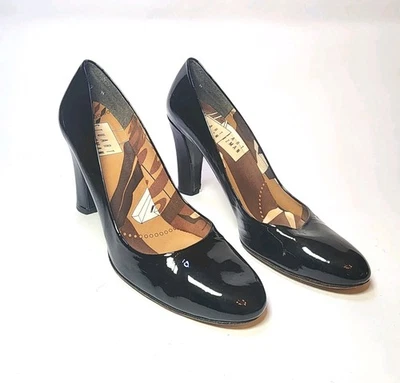 Stuart Weitzman Black Patent Leather  Pumps Honor Roll Sz 9 Narrow - Image 1 of 4