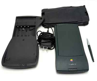 Apple Newton MessagePad 120 捆绑出售物品 带手写笔, 交流电适配器, 外壳, 电池充电器 — 第 1/4 张图片