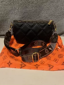 Gusees LuckSeed Small Crossbody Quilted Leather Handbag - Black -New - Picture 1 of 5