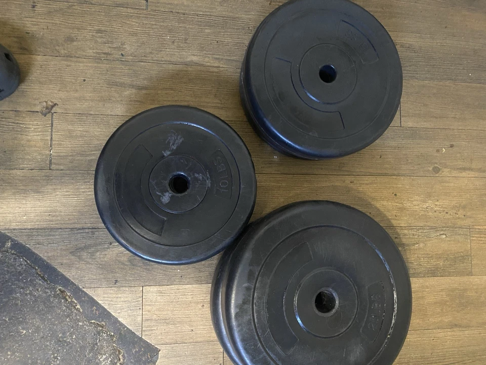 Compact 100 Pound Weight Set with Six Plates and 5ft Barbell for Fitness - Image 1 of 2