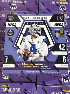 Mega caja de fútbol americano Panini Mosaic Hobby 2025 en mano se envía ahora Dallas Cowboys Dak Foto 1 de 3