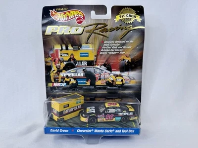 David Green #96 Caterpillar 1998 Hot Wheels Pro Racing 1:64 Pit Crew Set - Image 1 of 4