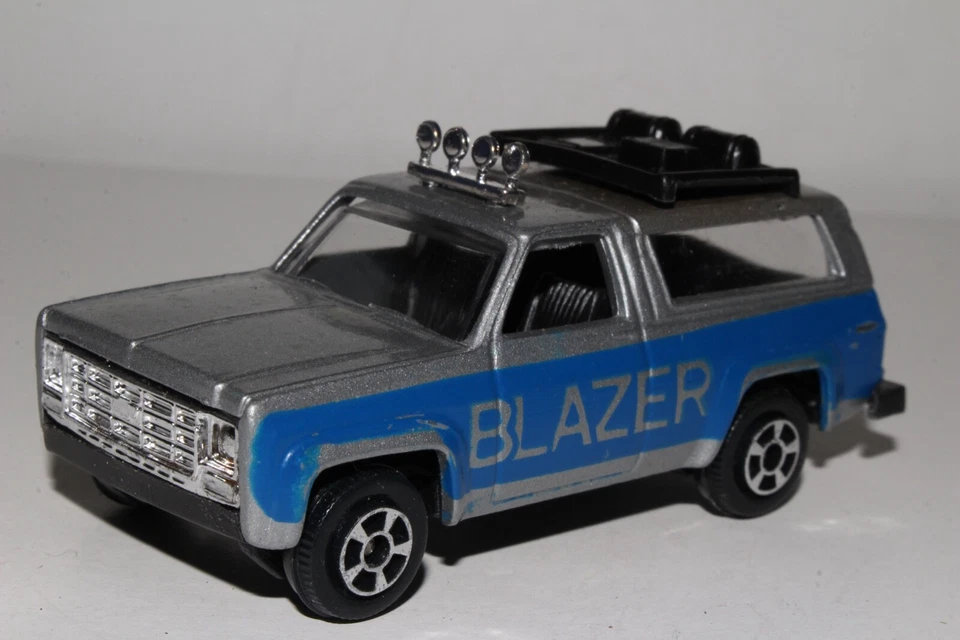 BLAZER PLAYART DIECAST HONG KONG CHEVROLET, PRATA, EXCELENTE, ORIGINAL - Imagem 1 de 4
