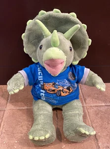 Build A Bear Peluche Triceratops BABW Retirado Verde Relleno Dinosaurio con Camisa Azul - Imagen 1 de 12