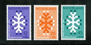 Netherlands Complete MNH Set #B449-451 Surtax for Cancer Research Stamps - Picture 1 of 1