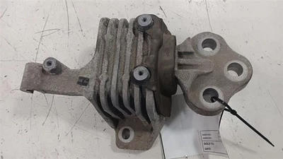 Chrysler 200 Engine Motor Mount Left Driver  2015 2016 2017 - Image 1 of 4