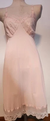 Antigo Vestido Lorraine Cetim Renda Rosa Babydoll Coquette Pin Up Lingerie Tamanho 36 - Imagem 1 de 4