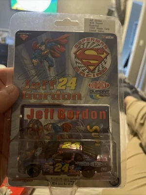 Action Collectables Nascar diecast 1/64 #24 DuPont Superman Jeff Gordon 1999 L/E - Imagem 1 de 3