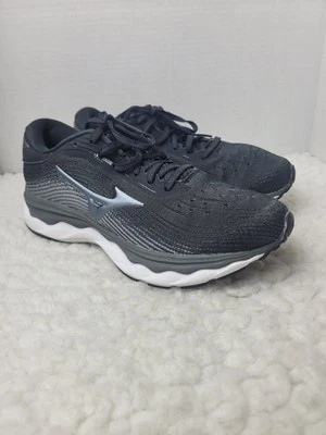 Tenis para correr negros Mizuno Wave Sky 5 para mujer talla 7,5 Foto 1 de 4