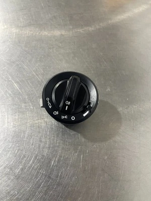 2004 Pontiac GTO Headlight Dash Switch - Image 1 of 4