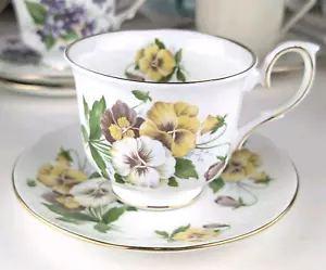 Vtg Royal Winchester Teacup & Saucer Set Bone China England - Picture 1 of 8