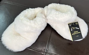 Art Class Faux Fur Slippers with Gripper Bottoms S/M (Shoe Size 1-3) White ~ NEW - Picture 1 of 4