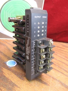 GE Fanuc IC610MDL175A Series One PLC Output Module 115/230VAC 8 Circuits - Picture 1 of 4