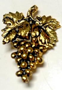 SPILLA SPILLA VINTAGE A GRAPPOLO D'UVA PLACCATA ORO - FIRMATA I. W. A” DALLAS TX - Foto 1 di 5