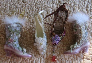 Set 4 romantische Damenschuhe viktorianische Stiefel Christbaumschmuck Harz Draht - Bild 1 von 2