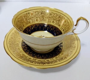 Taza y platillo de colección de porcelana Aynsley Bone China azul cobalto/dorado, marcado - Imagen 1 de 8