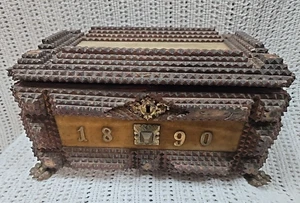 Joyero antiguo hecho a mano de curiosidades de recuerdo arte vagabundo 1890 con tapa y bandeja - Imagen 1 de 15