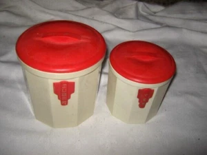 A Pair of 50's Retro Australian IPLEX Red & White Bakelite Tea & Flour Canisters - Bild 1 von 9