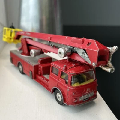 Corgi Simon Snorkel Fire Engine On Bedford Chassis 1127 Vintage Diecast 1964-74 - Image 1 of 4