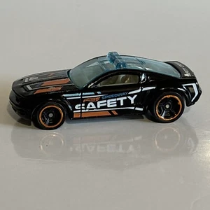 2003 Hot Wheels Mystery Models Ford Mustang GT - Picture 1 of 4